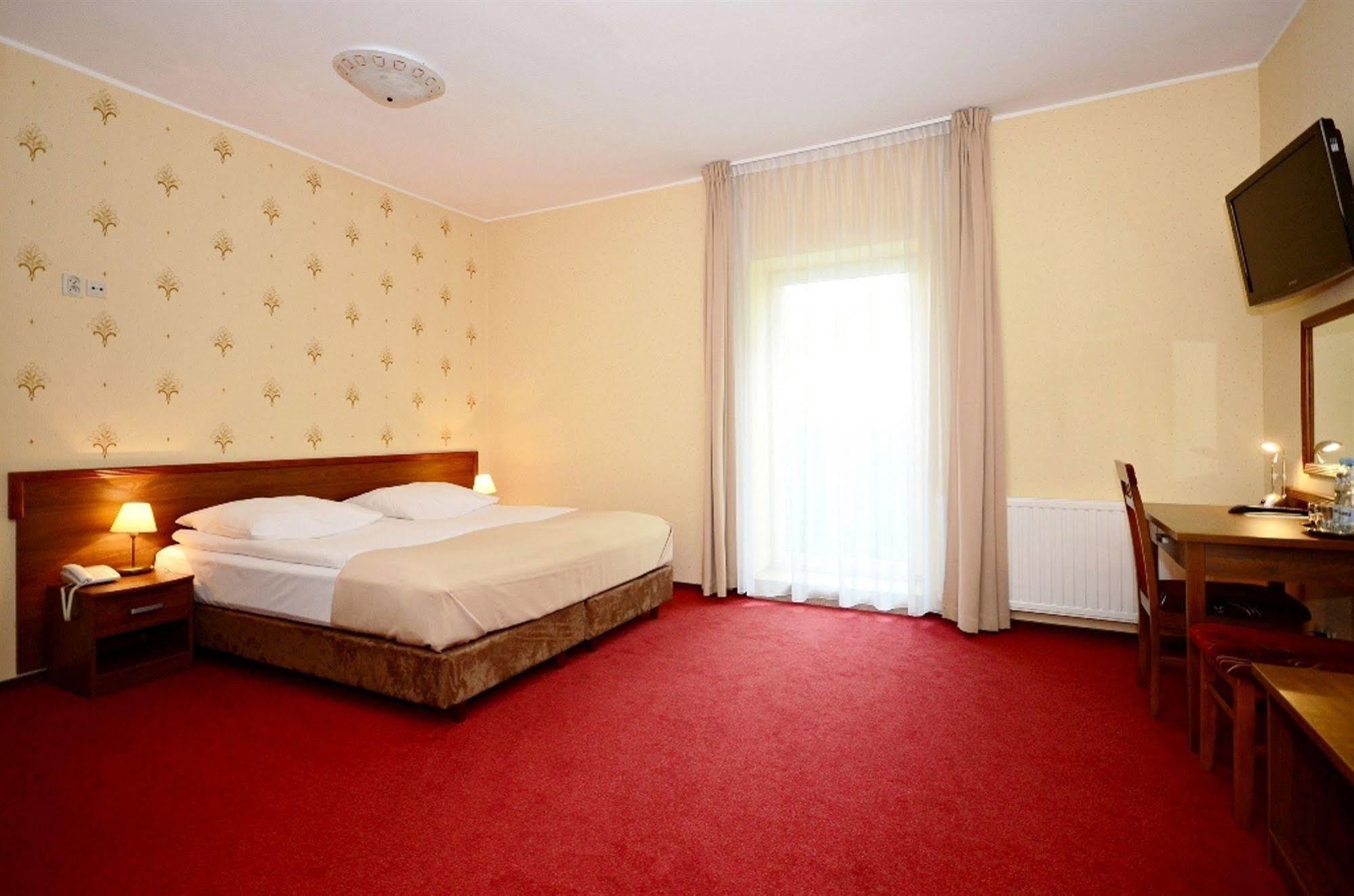 Hotel Chopin Pruszcz Gdański Zewnętrze zdjęcie